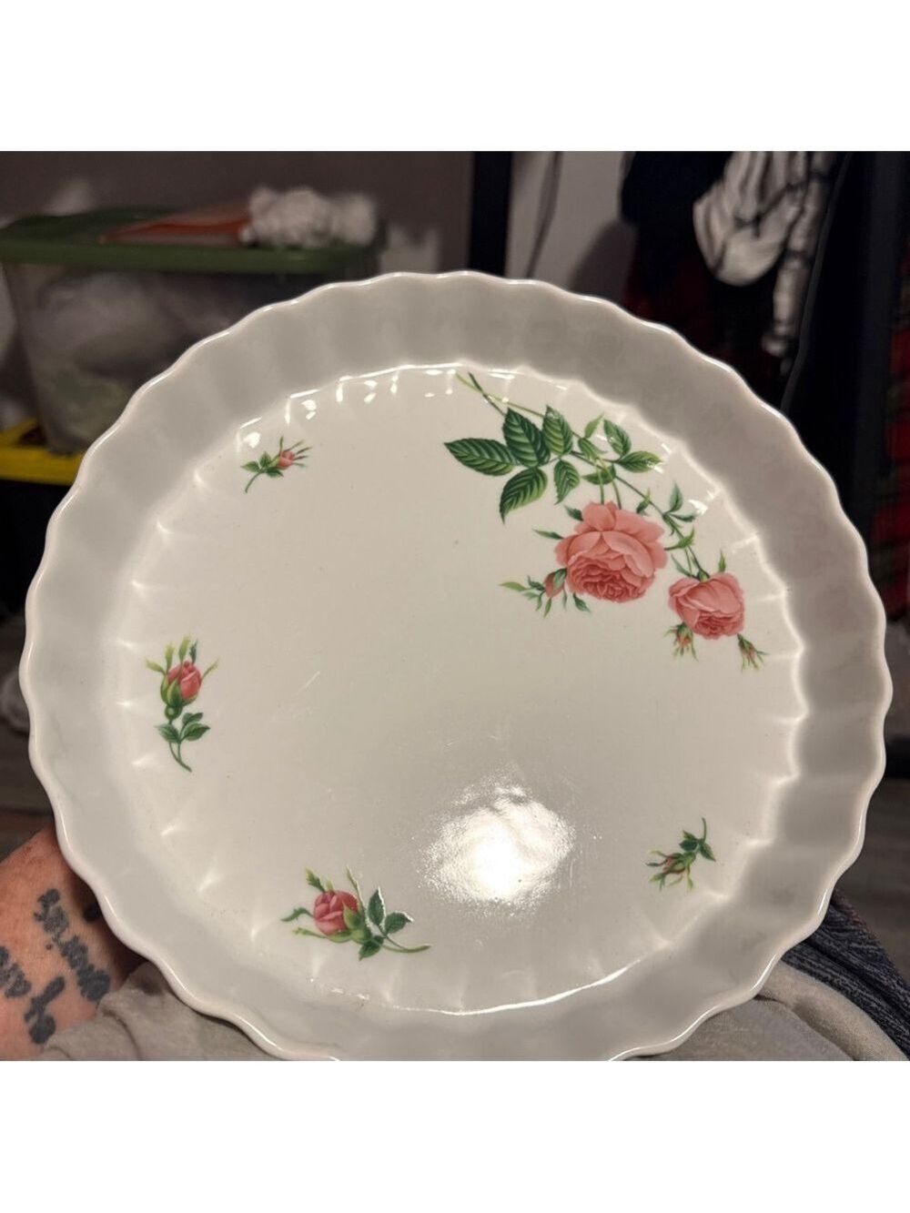 Christineholm pie plate pink roses 10 inch. One and a half inch deep. - Picture 7 of 7